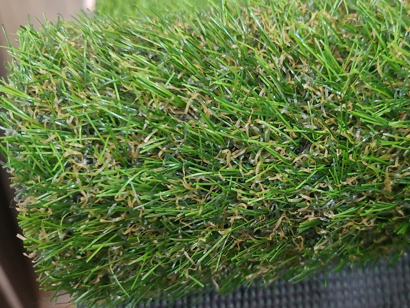 Avcılar Suni Çim Halı - Avcılar'da doğal görünümlü, uzun ömürlü suni çim halı. Villa bahçesi, teras ve peyzaj projelerine uygun 7mm-30mm arası hav seçenekleri, UV dayanımlı.