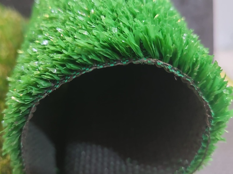 Esenyurt Yapay Çim Halı - Esenyurt'ta yapay çim halı çeşitleri; 7mm ekonomikten 30mm lükse tüm modeller, stoktan teslim, m² fiyatlarıyla perakende ve toptan satış.