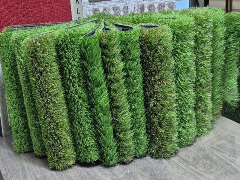 Ucuz Teras Çim Halısı - Her bütçeye uygun teras çim halısı modelleri. Ekonomik seçeneklerden premium kaliteye kadar geniş ürün yelpazesi. Küçük ve orta büyüklükte teraslar için maliyet etkin çim halı çözümleri. Farklı lif yükseklikleri ve yoğunluk seçenekleriyle ihtiyaca özel öneri yapılmaktadır.